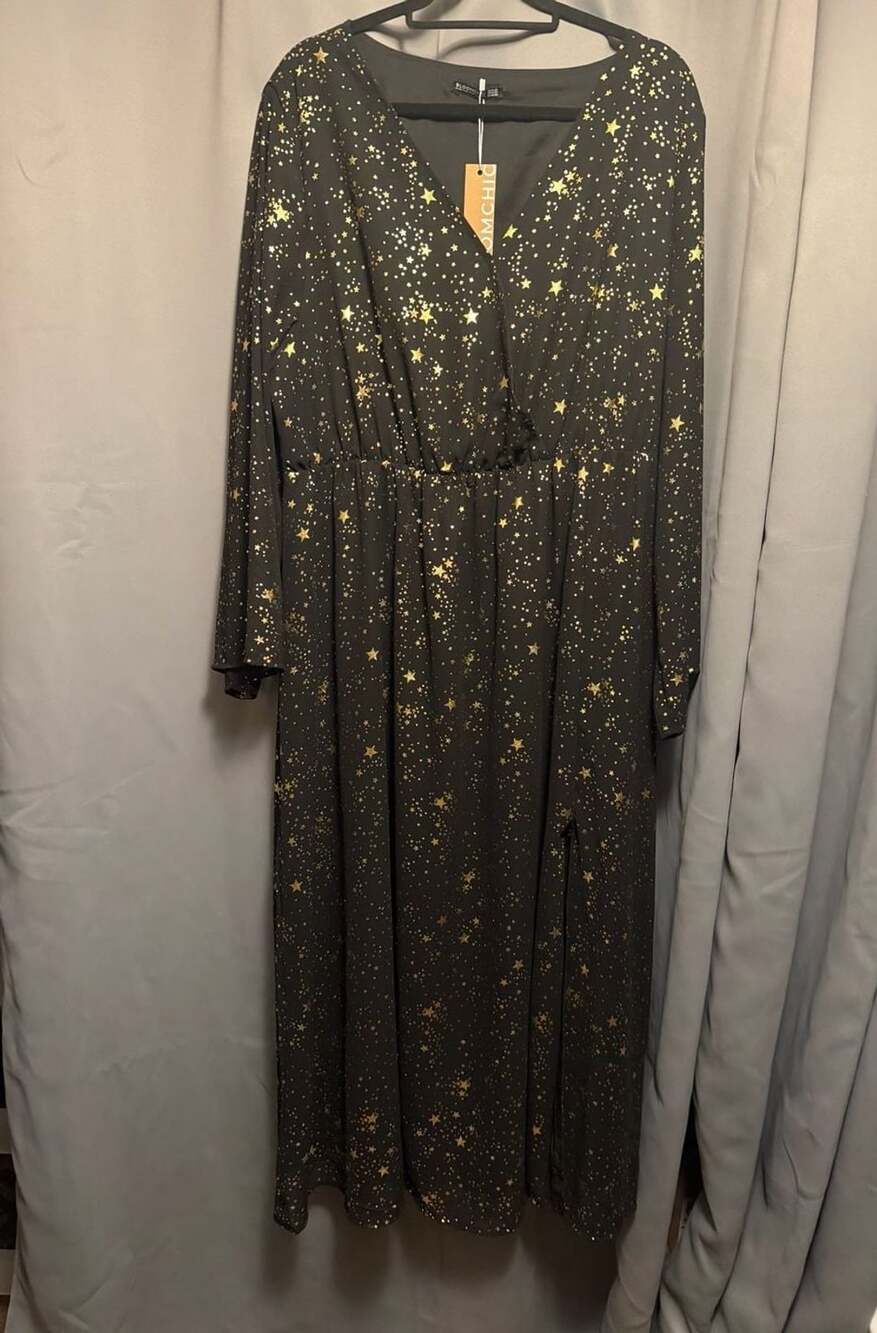 BloomChic Plus Size 2X/18-20 Gold Star Glitter Black Midi Dress - Picture 2 of 8